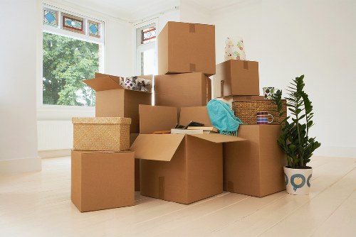 Removal truck support for a flat move in Haringey